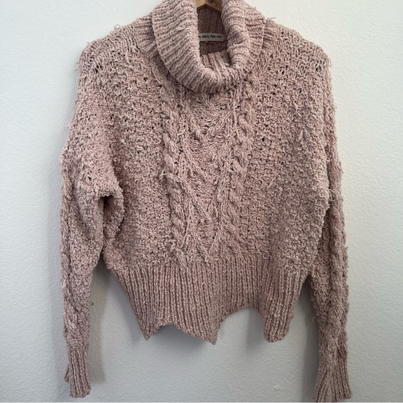Pink sweater - Picture 3 of 3